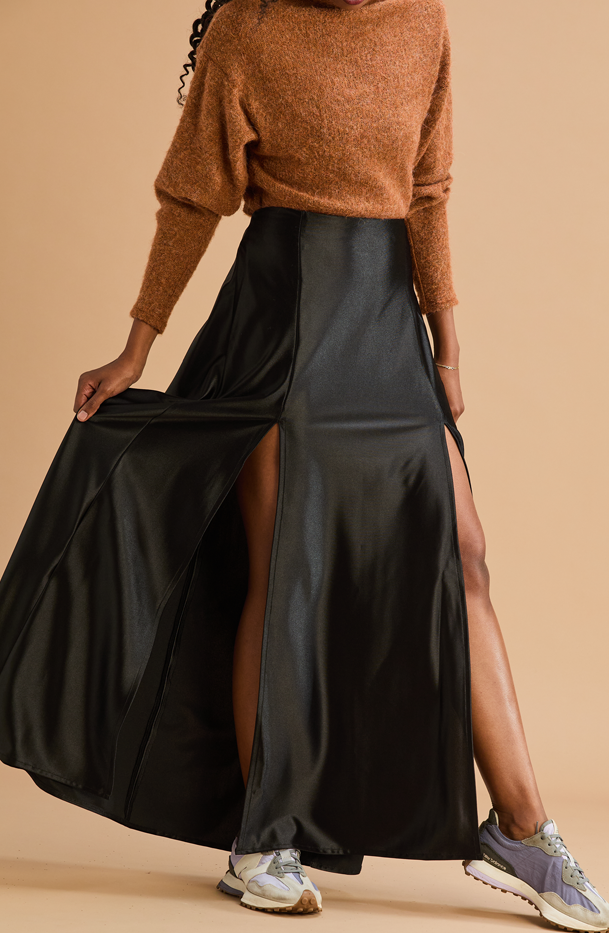 Slit Skirt - MARETHCOLLEEN