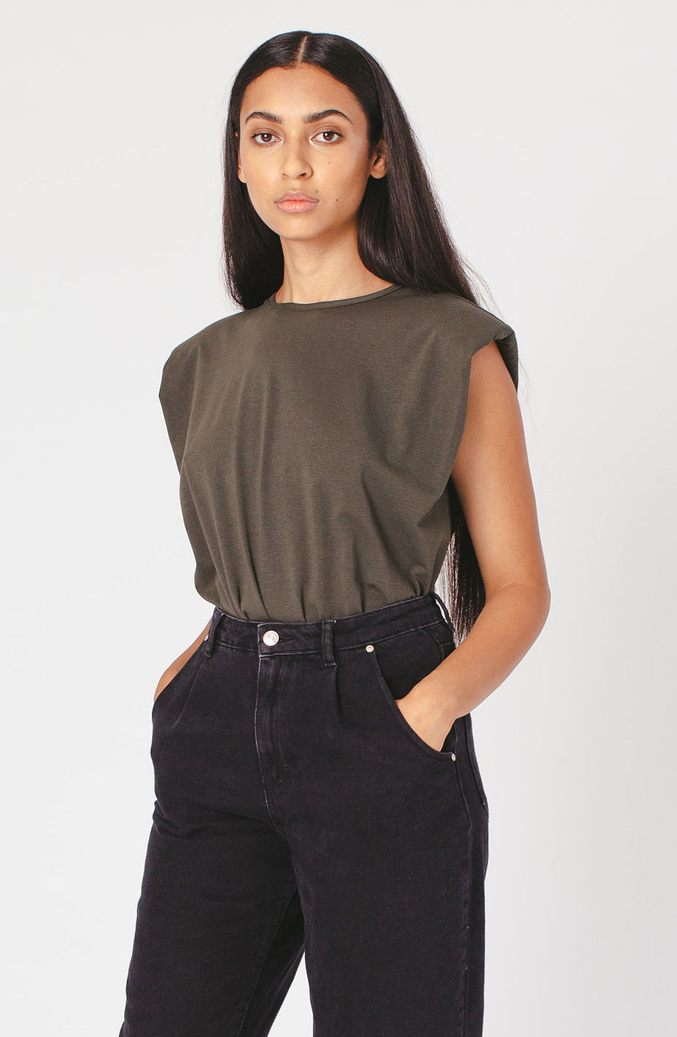 Shoulderless t outlet shirt